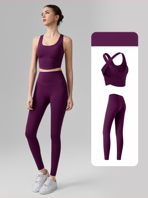 Női két darabos fitnesz készlet: keresztezett kivágású hátsó sportmelltartó és cropped jóganadrág, légáteresztő anyag