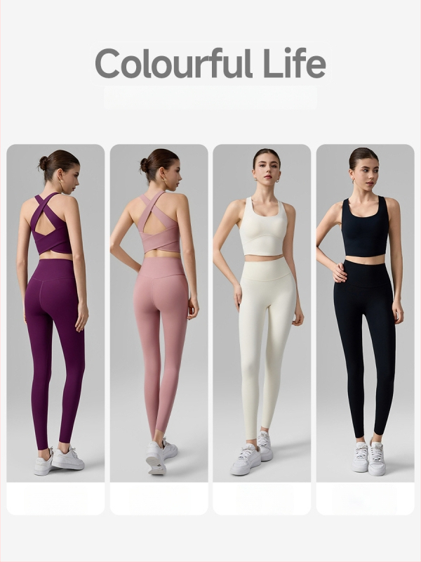 Női két darabos fitnesz készlet: keresztezett kivágású hátsó sportmelltartó és cropped jóganadrág, légáteresztő anyag
