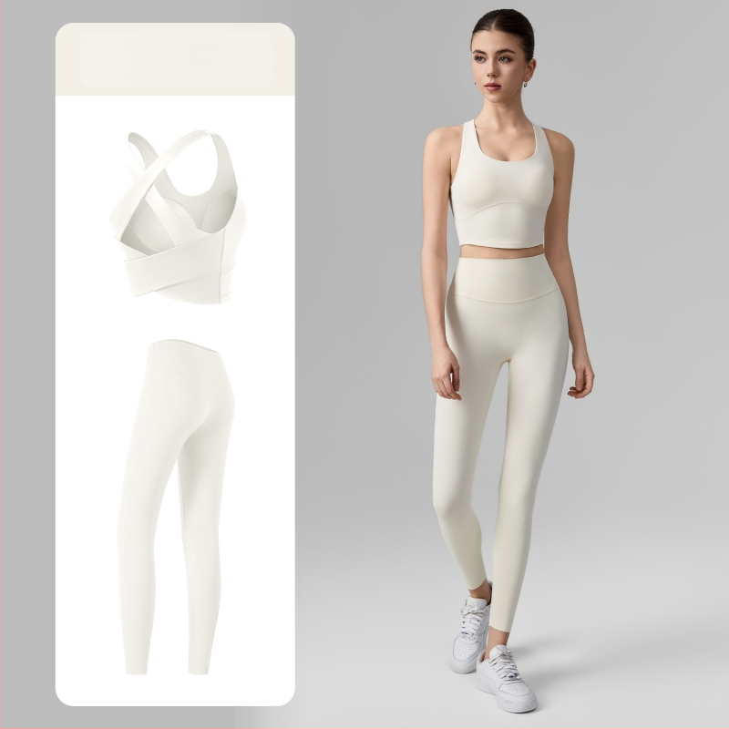 Női két darabos fitnesz készlet: keresztezett kivágású hátsó sportmelltartó és cropped jóganadrág, légáteresztő anyag