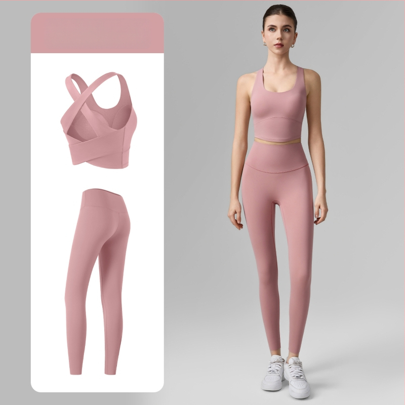 Női két darabos fitnesz készlet: keresztezett kivágású hátsó sportmelltartó és cropped jóganadrág, légáteresztő anyag