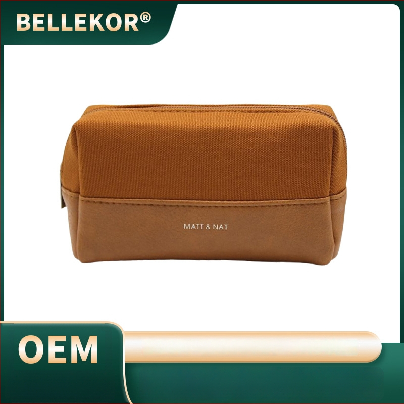 Bellecor PU bőr sminktáska patchwork dizájnnal, cipzárral, utazáshoz, kozmetikai rendező, vízszintes négyszögletes forma.