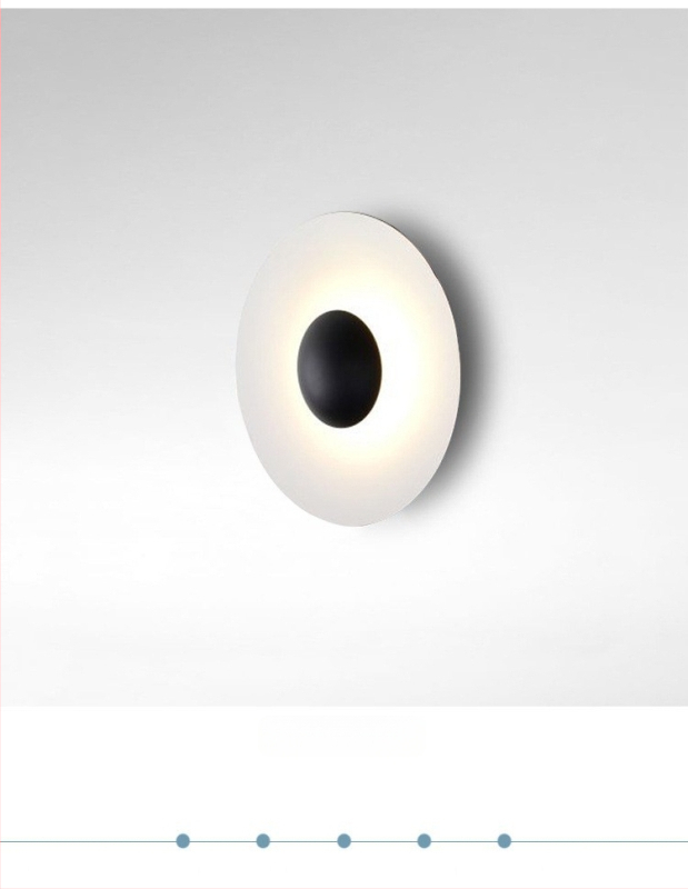 Skandinavska minimalistička zidna lampa u postmodernom stilu sa staklenim sjenilom
