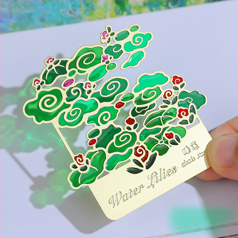 Semn de carte translucid, cu design decupat la laser și lac transparent - accesoriu de papetărie, realizat manual, de înaltă calitate