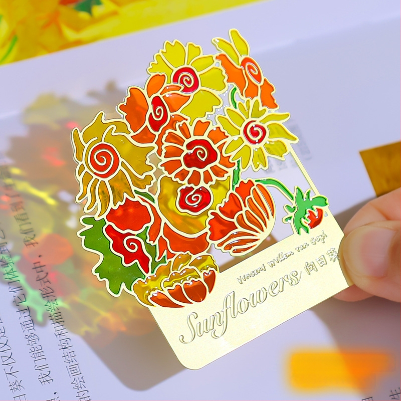 Semn de carte translucid, cu design decupat la laser și lac transparent - accesoriu de papetărie, realizat manual, de înaltă calitate