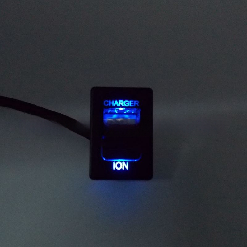 Negativni ionizator i pročišćivač zraka za Nissan – ugradnja na ploči s USB punjačem 3A