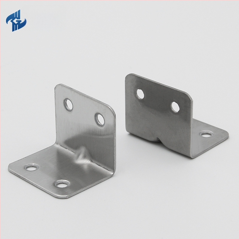Left Steel L-tvarný uhlový spoj pre nohy stola a stoličky z nehrdzavejúcej ocele, 1,5 mm hrúbka, model 383015
