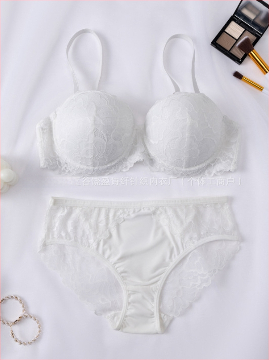 Set de sutiene și chiloți, confortabil, cupe nemodelate, push-up, din nylon cu căptușeală elastan