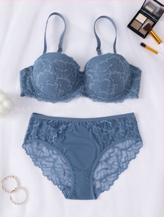 Set de sutiene și chiloți, confortabil, cupe nemodelate, push-up, din nylon cu căptușeală elastan