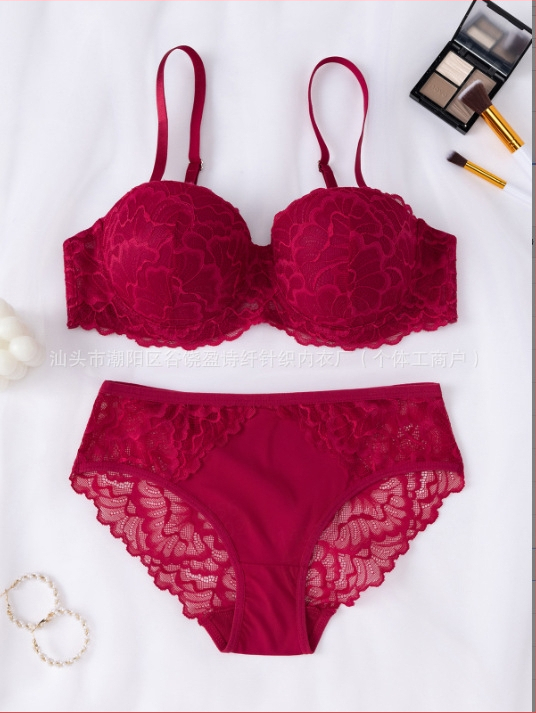 Set de sutiene și chiloți, confortabil, cupe nemodelate, push-up, din nylon cu căptușeală elastan