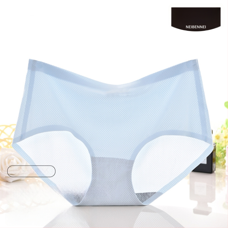 Varrásmentes női alsó Ice Silk anyagból, pamut betéttel a szeméremrésznél és légáteresztő hálós szerkezetettel
