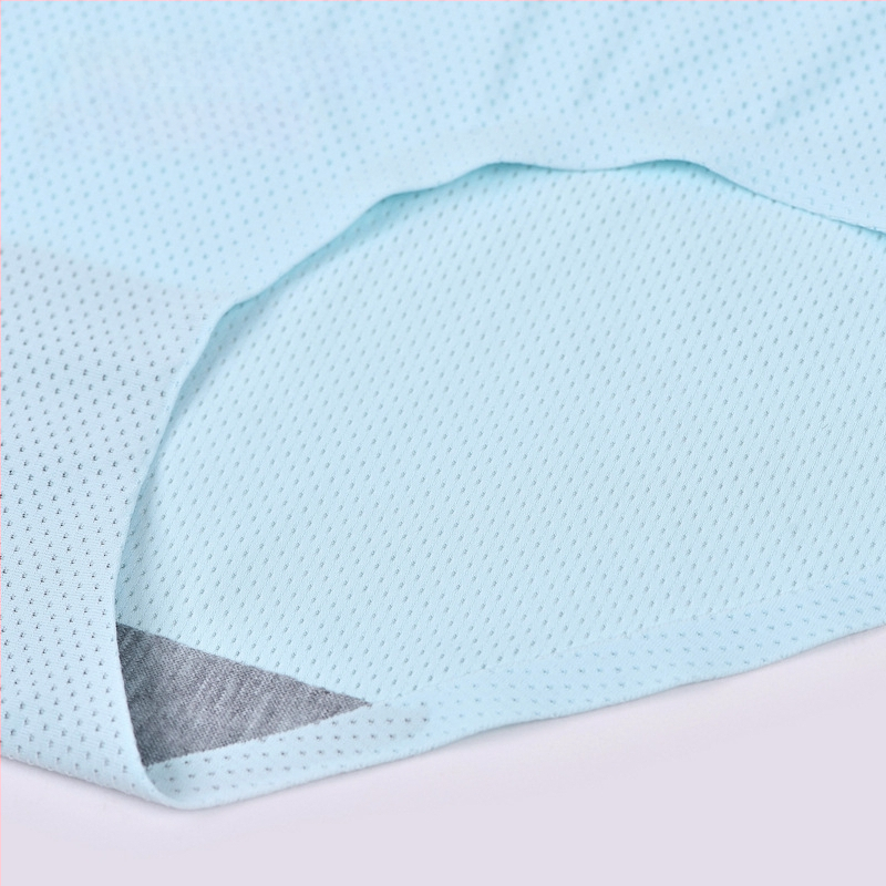 Varrásmentes női alsó Ice Silk anyagból, pamut betéttel a szeméremrésznél és légáteresztő hálós szerkezetettel