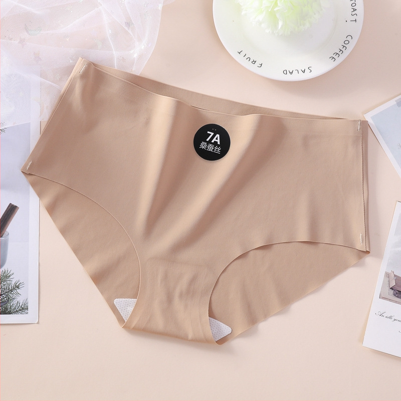 Nyári női alsónemű ice silk anyagból, középmagas derekú, lélegző, antibakteriális, egyszínű