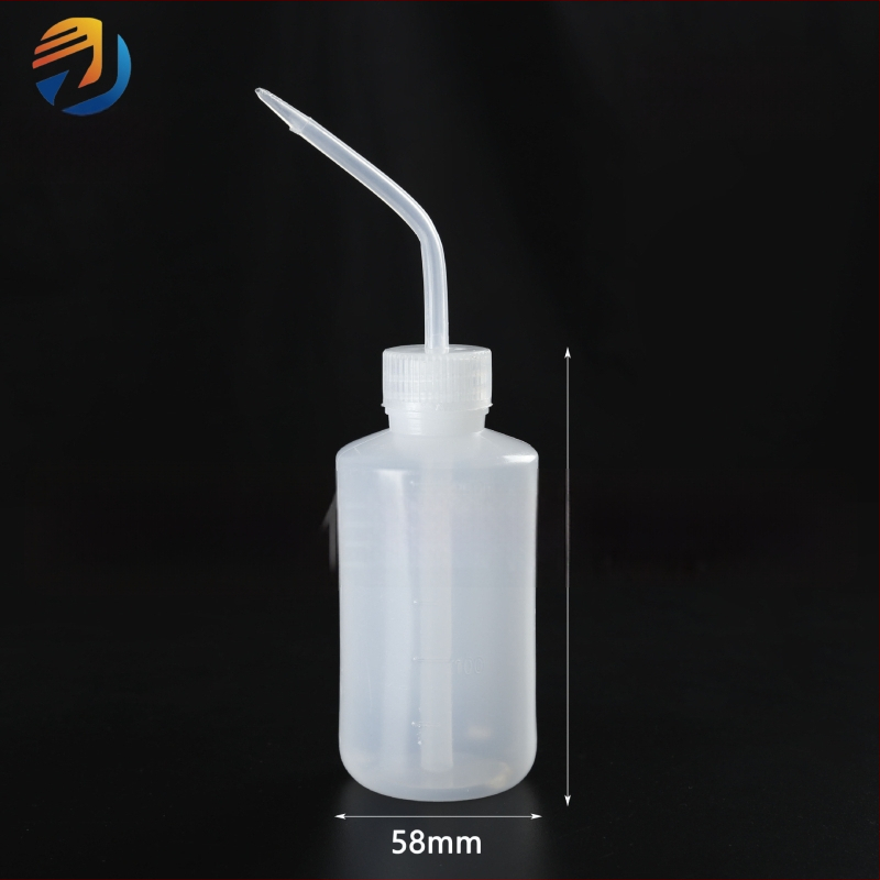Laboratóriumi műanyag hajlított szájú mosópalack, fehér, 250 ml/500 ml, mérőskálával