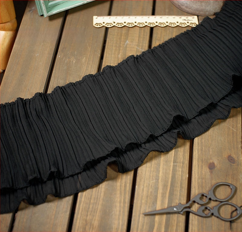 Шифонова дантела с акордеон плисиета, кант за ръкави и пола - декоративен материал за ръкоделие