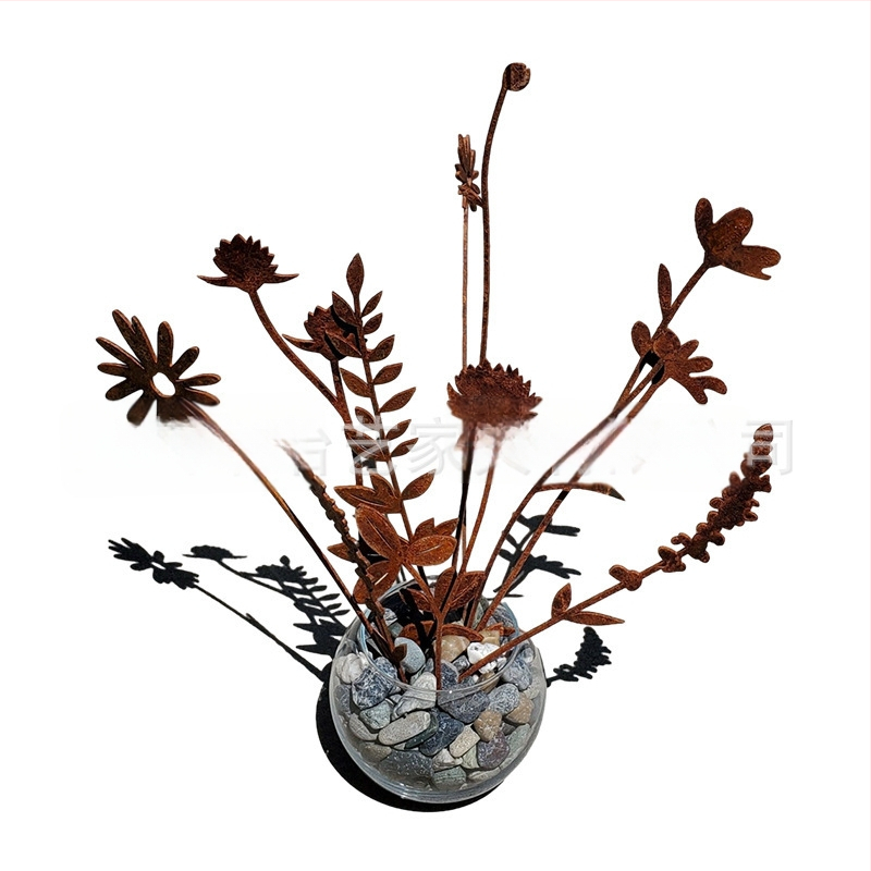 Flori de fier ruginite pentru grădină – ornament cu flori artificiale