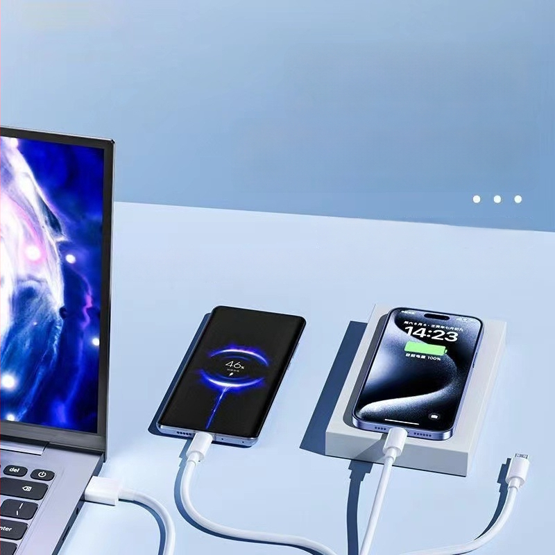 Cablu alb 3 în 1 de 6A pentru încărcare rapidă, cu conectori Mini USB, Micro USB și Type-C pentru Apple, Android, Huawei și Xiaomi.