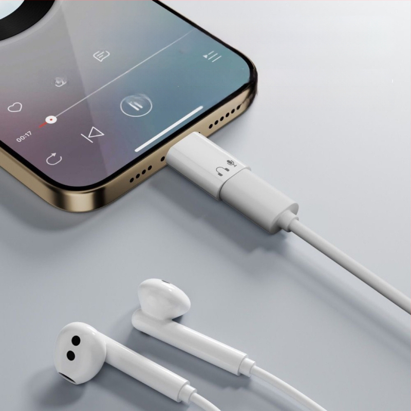 Adaptor Type-C către Lightning pentru iPhone 15/16/17 cu mufă audio feminină