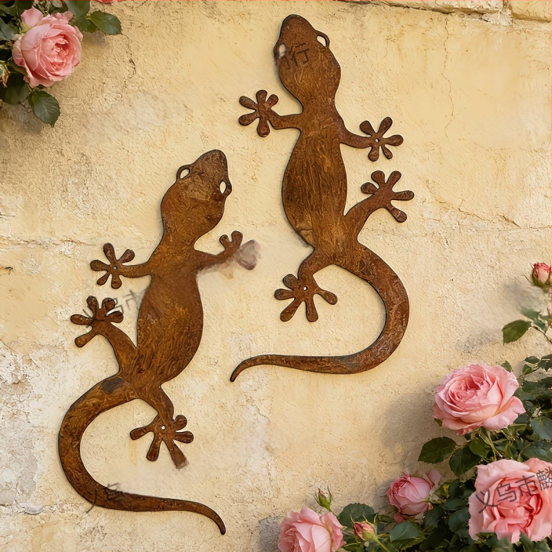 Gecko metal ruginit, decor de perete în siluetă pentru grădină