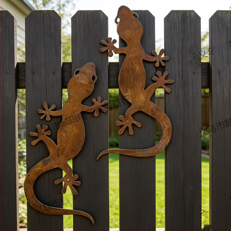Gecko metal ruginit, decor de perete în siluetă pentru grădină