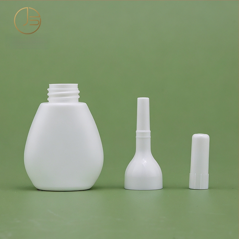 Sticlă albă din plastic PE pentru picături oftalmice 5 ml; recipient dozator cosmetic 10 ml pentru loțiune/essence – ambalaj de probă