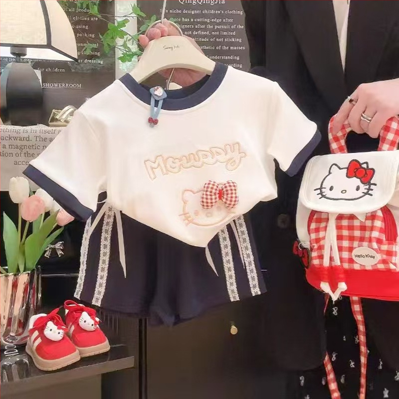Set pentru fete din 100% bumbac, cu mâneci scurte, tricou brodat cu funda și șorturi
