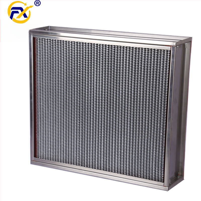 Filtru de aer cu eficiență înaltă H13/H14, tip placă-cadru, cu cadru galvanizat, plasă de filtrare compartimentată și element filtrant din fibră de sticlă