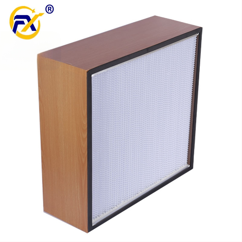 Filtru de aer cu eficiență înaltă H13/H14, tip placă-cadru, cu cadru galvanizat, plasă de filtrare compartimentată și element filtrant din fibră de sticlă