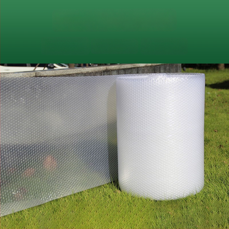 Rolă de film cu bule – material nou pentru ambalare, lățime 20 cm, lungime 45 m, grosime 4 mm, bule medii, diametru 1 cm, transparent, pentru ambalare și transport.