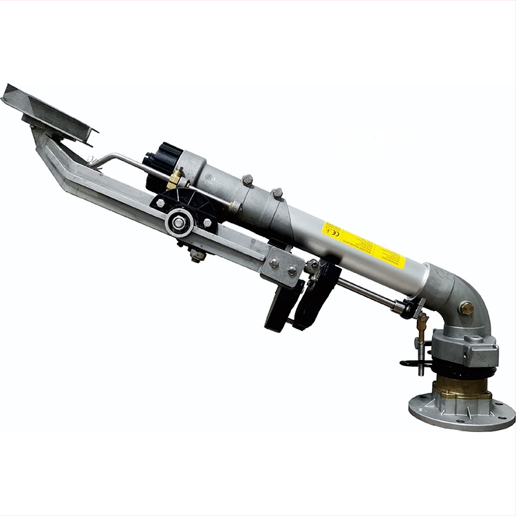 Pistol de stropire vertical cu braț basculant pentru irigații agricole