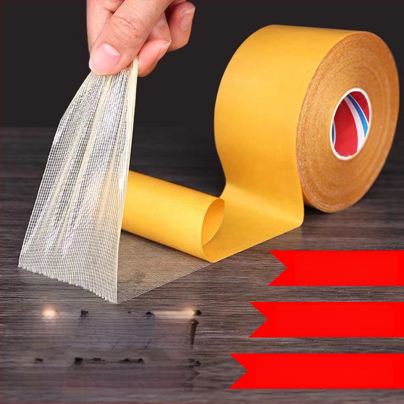 Bandă dublu-adezivă din material textil pentru rosturile covoarelor și podele, aderență înaltă, galbenă