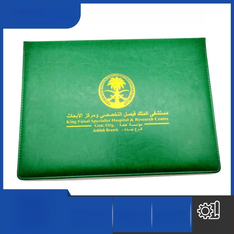 PUA4 Dosar din piele verde pentru certificate cu siglă - personalizabil