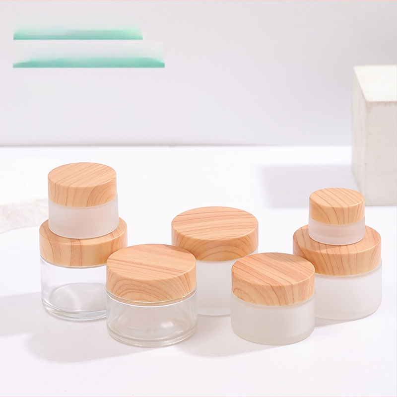 Flacon dozator din sticlă cu finisaj mat, model lemn, pentru creme de față și ochi și loțiune de corp, recipient cosmetic portabil
