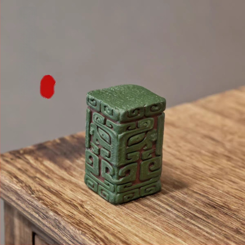 Tea pet din argilă violetă Yixing, model relief Taotie, suport pentru capac și accesoriu pentru tava de ceai, set de ceai în stil chinezesc pentru uz casnic, mic ornament decorativ