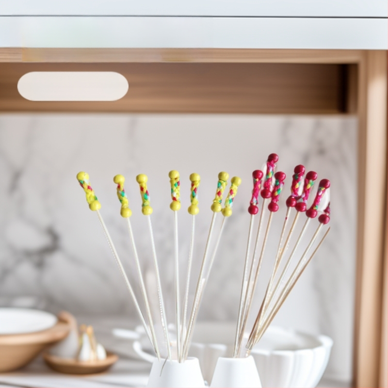 Bețișoare de fructe din bambus, cu mărgele roșii și galbene, de unică folosință, decor pentru cocktailuri și feluri reci