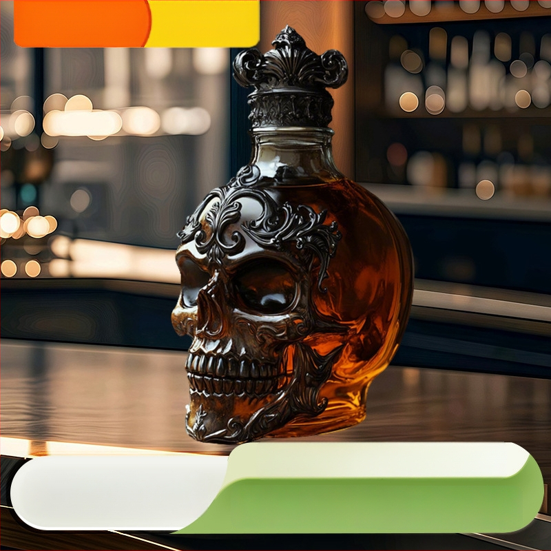 Decantator de whisky cu craniu din sticlă