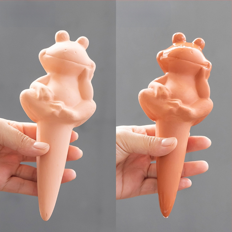 Sistem de udare din ceramică roșie cu irigare prin picurare pentru ghivece