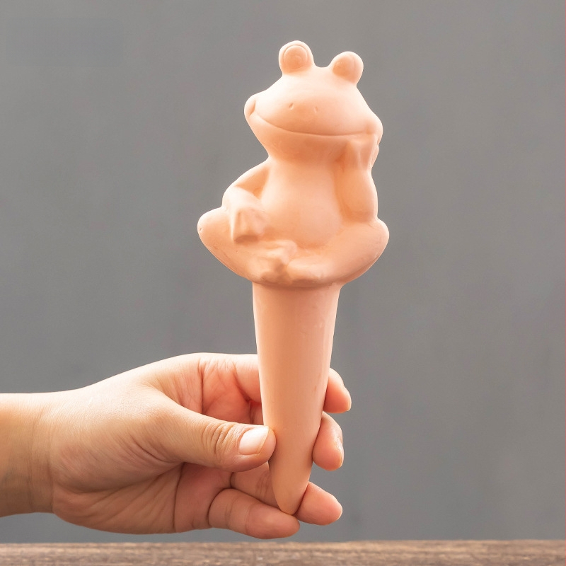 Sistem de udare din ceramică roșie cu irigare prin picurare pentru ghivece