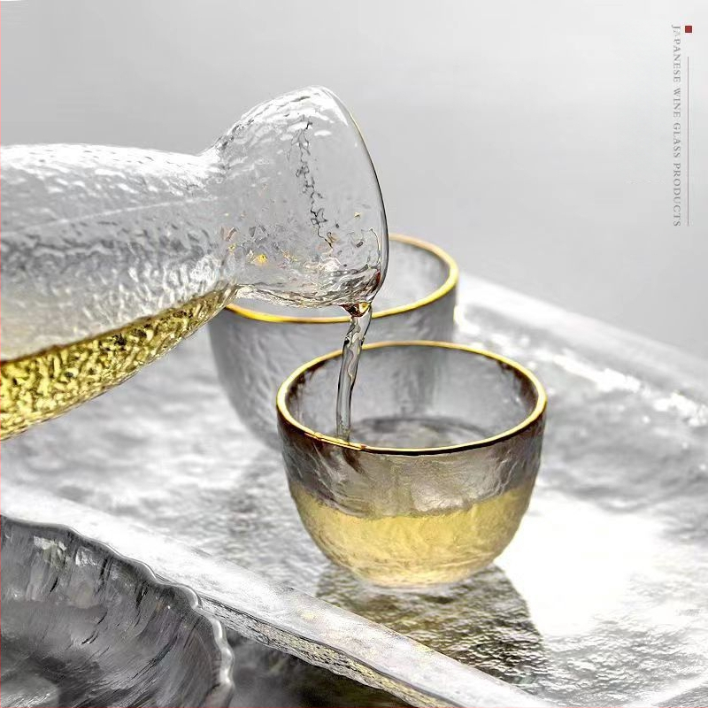 Set de sake în stil japonez, cu pahar în formă de cioc de vultur și încălzitor din cristal