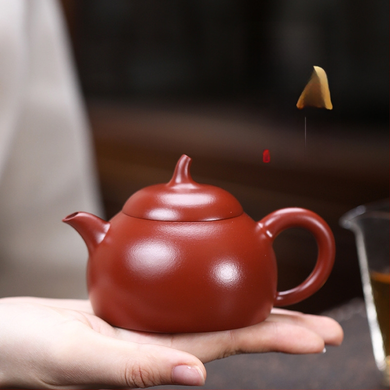 Ceainic Yixing din lut mov, 140 ml, lucrat manual, în formă de vinete, Dahongpao