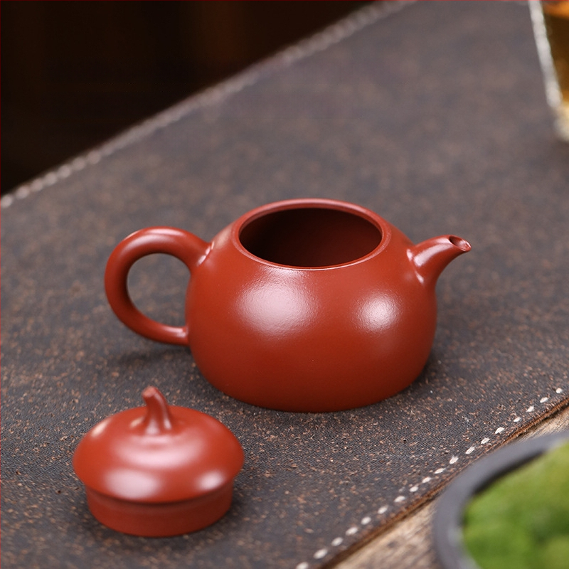 Ceainic Yixing din lut mov, 140 ml, lucrat manual, în formă de vinete, Dahongpao