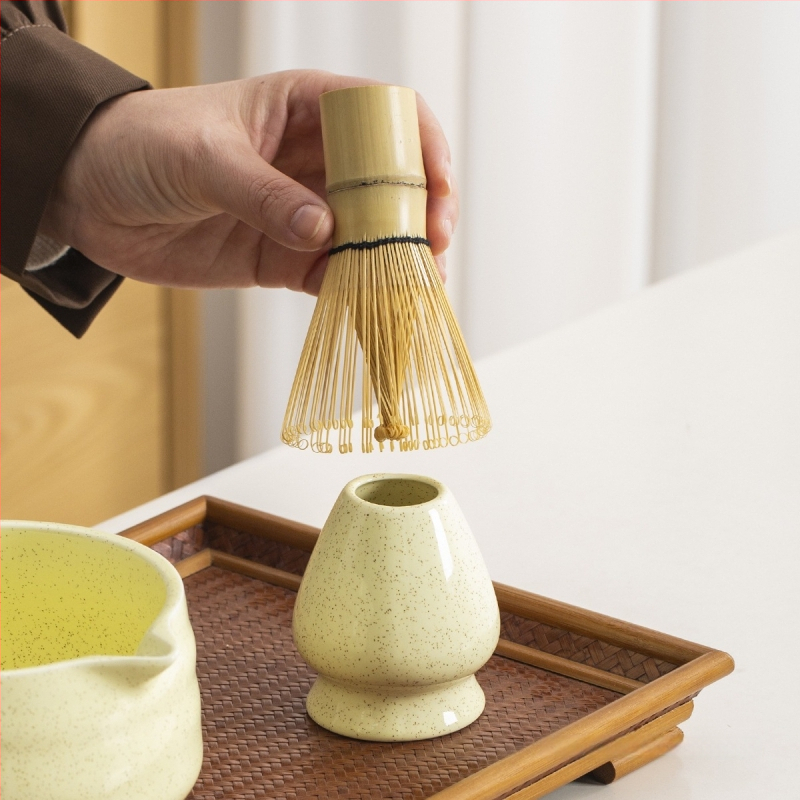Set de ceai matcha din ceramică, două piese, design minimalist