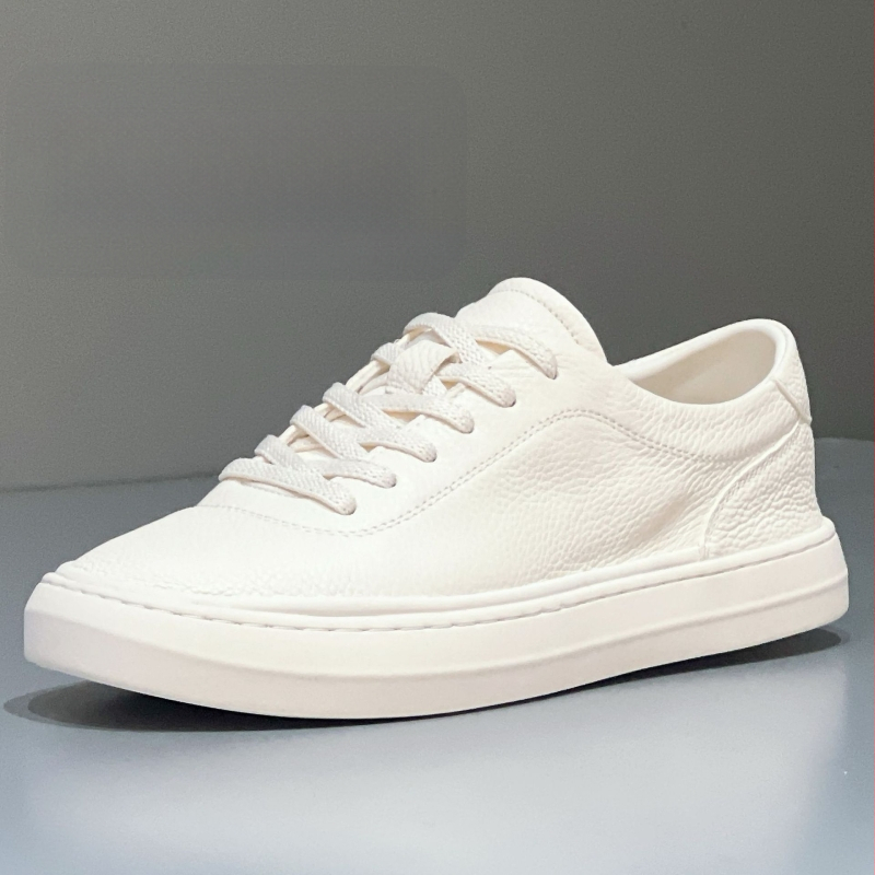 Adidași albi pentru bărbați din piele top-grain perforată, respirabili și ușori