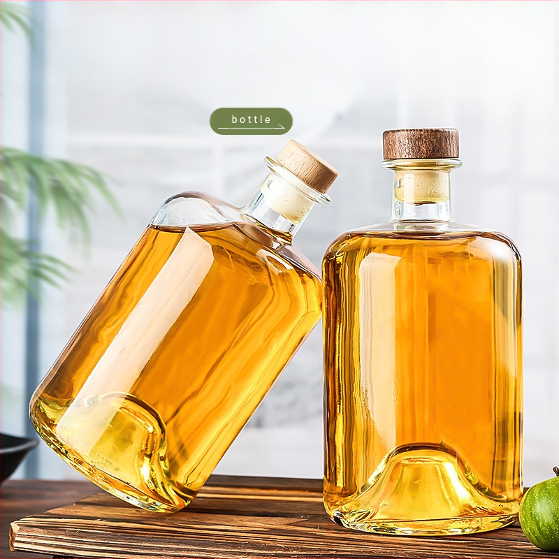 750 ml üveg gyümölcsborhoz és gyümölcsléhez, üres borosüveg dugóval
