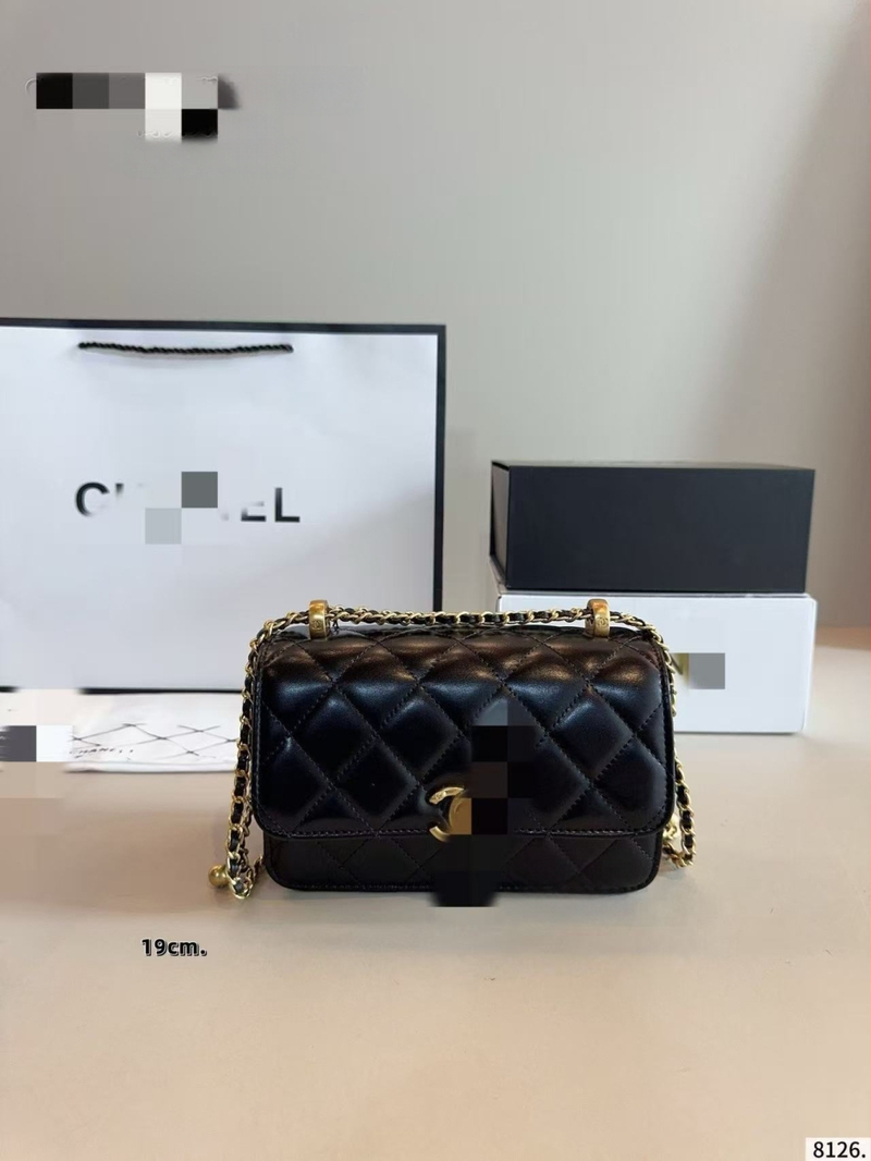 Geantă Fortune 2026 inspirată de Chanel, cu două mingi aurii, quilt diamant clasic, WOC, curea de umăr din lanț, lux ușor.