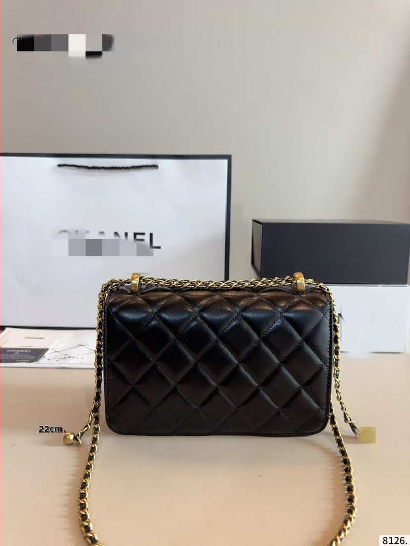 Geantă Fortune 2026 inspirată de Chanel, cu două mingi aurii, quilt diamant clasic, WOC, curea de umăr din lanț, lux ușor.