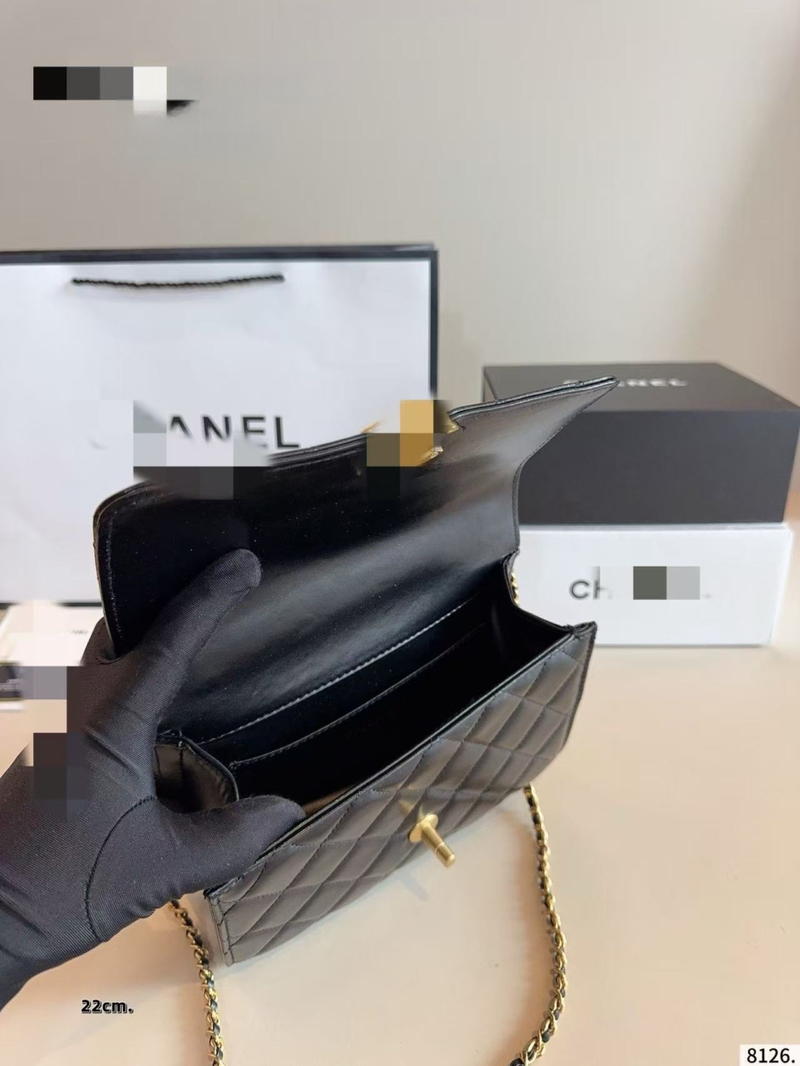 Geantă Fortune 2026 inspirată de Chanel, cu două mingi aurii, quilt diamant clasic, WOC, curea de umăr din lanț, lux ușor.