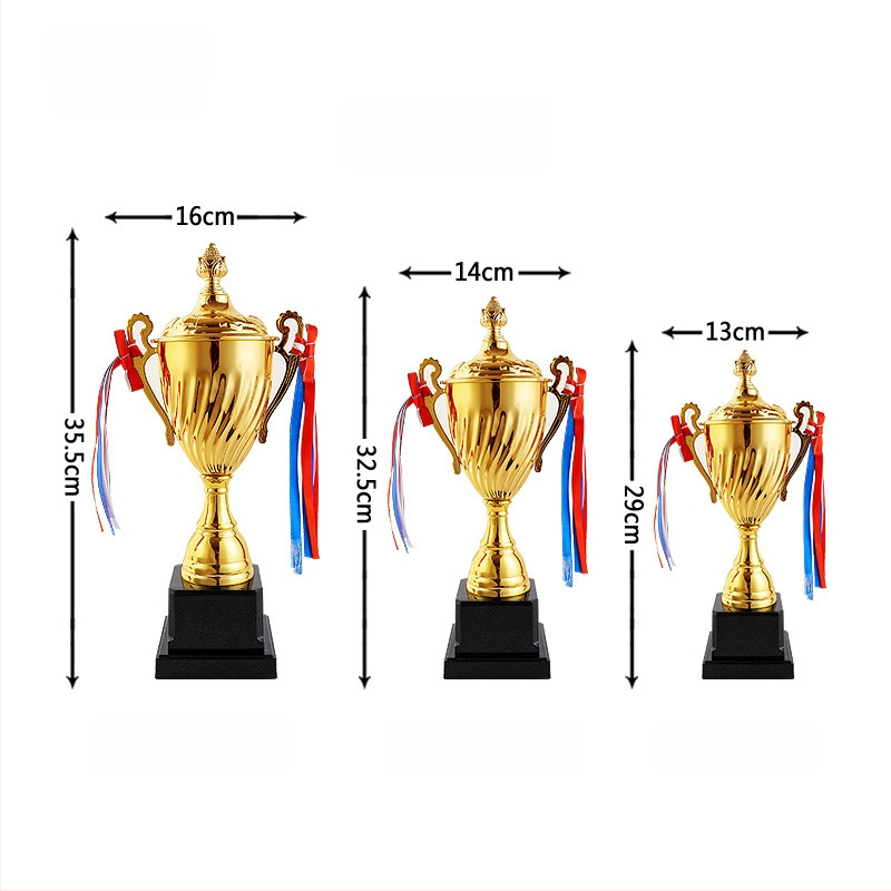 Metalni trofej za sportska natjecanja s otisnutim logom