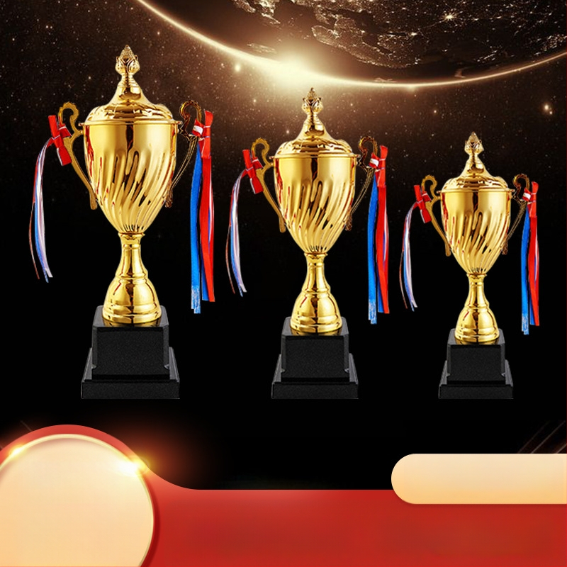Metalni trofej za sportska natjecanja s otisnutim logom