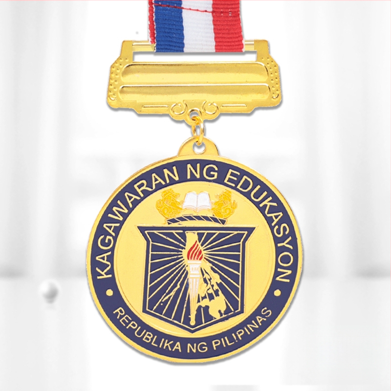 Željezni medalj za maraton – prigodna nagrada za sportsko natjecanje u zlatnoj, srebrnoj i bakrenoj boji.