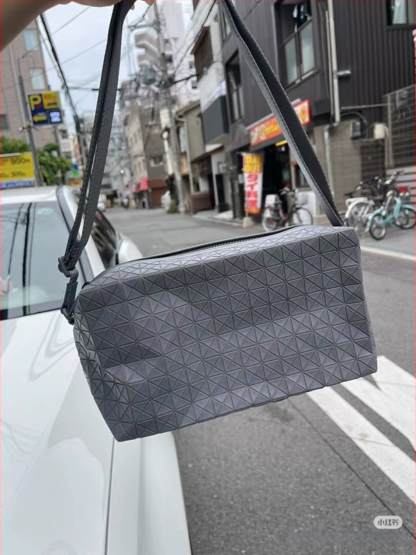 Geantă pentru cameră din silicon, cu model romb geometric – unisex, curea de umăr, formă mică pătrată.